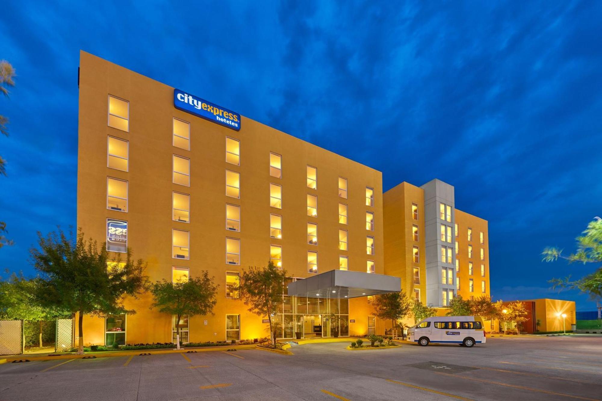 ซิตี้ เอ็กซ์เพรส เตปอตซอตลัน Hotel Tepotzotlan ภายนอก รูปภาพ